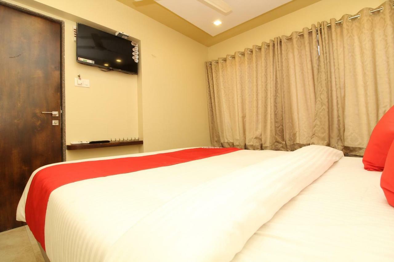 Oyo 37468 Nisha Lodging Hotel Solapur Esterno foto