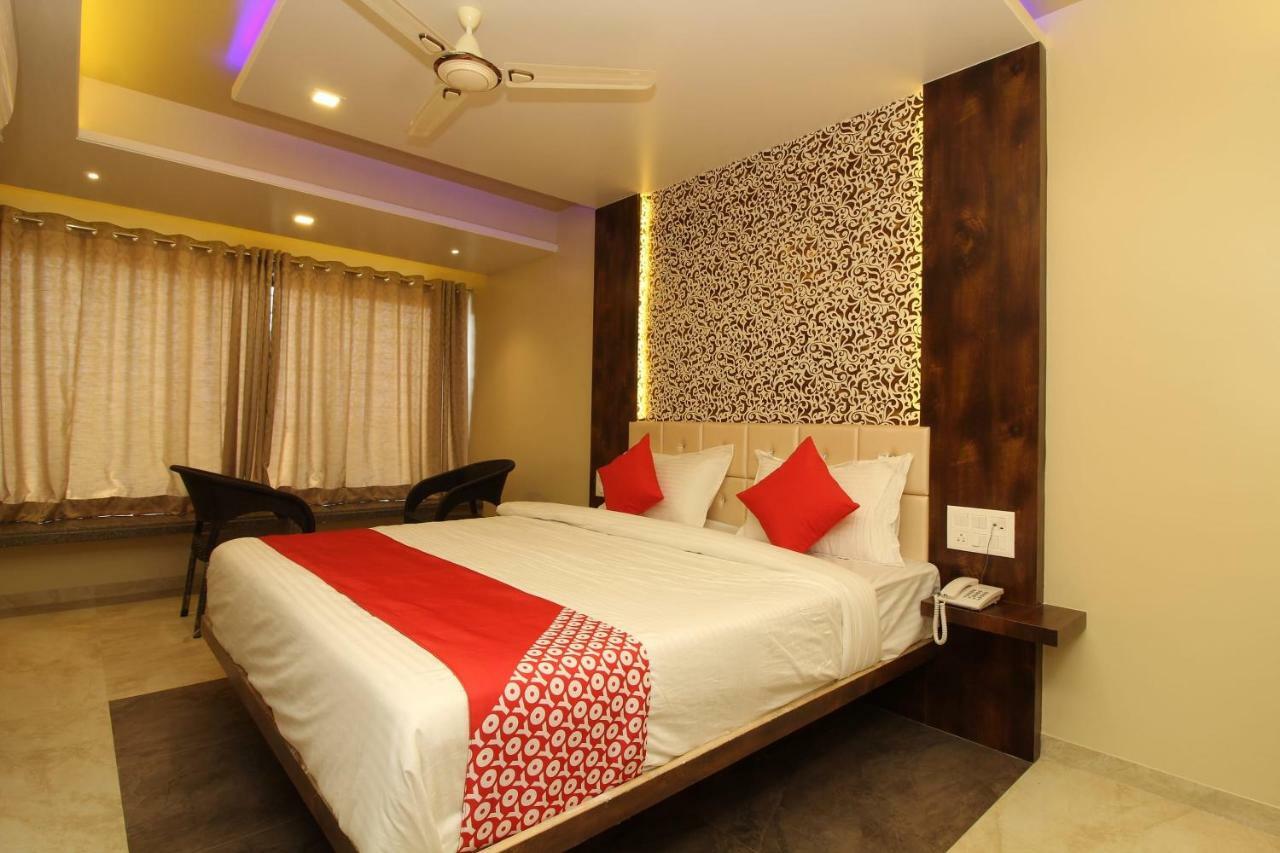 Oyo 37468 Nisha Lodging Hotel Solapur Esterno foto